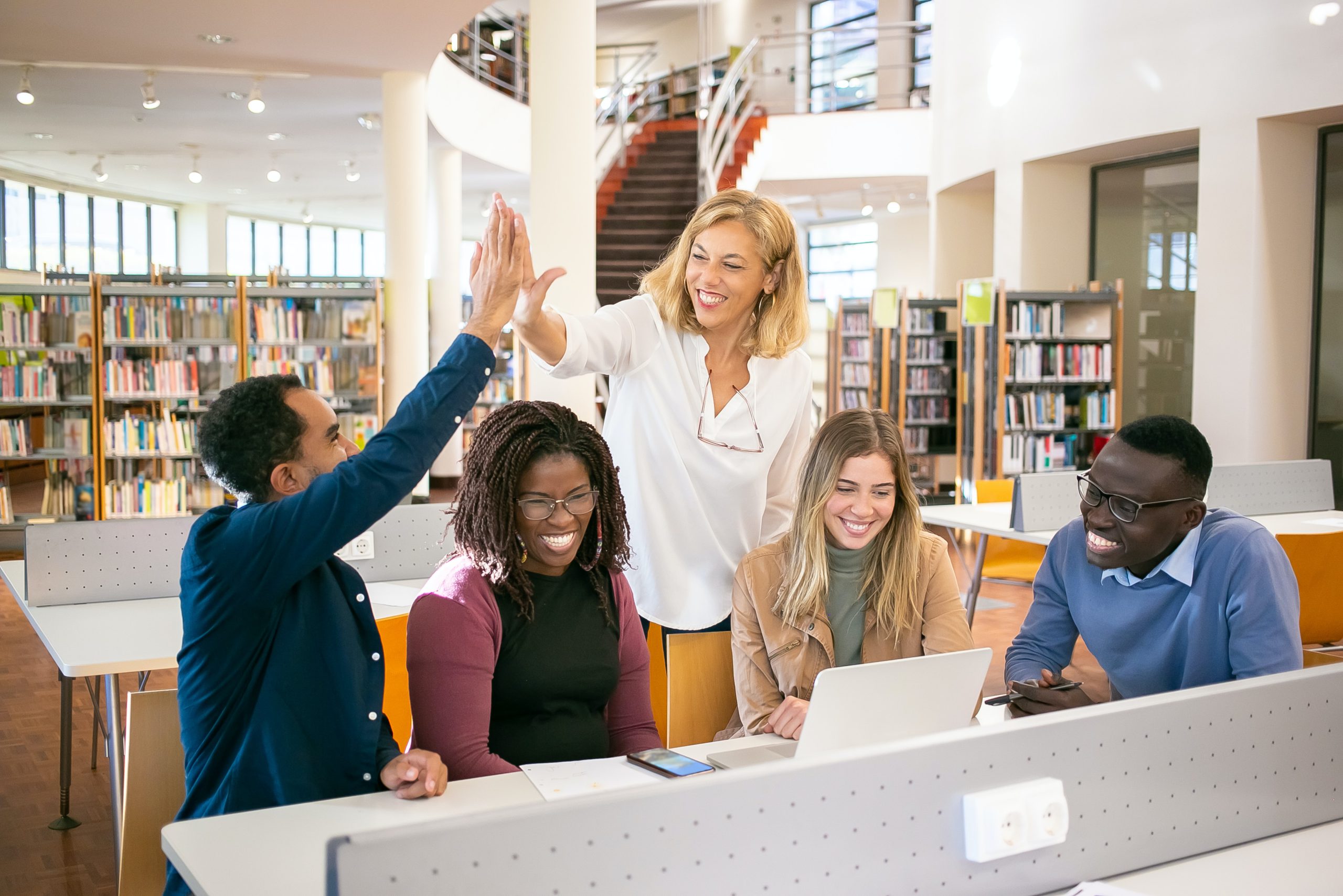 6 extensiones para que un profesor pueda usar ChatGPT directamente en Chrome